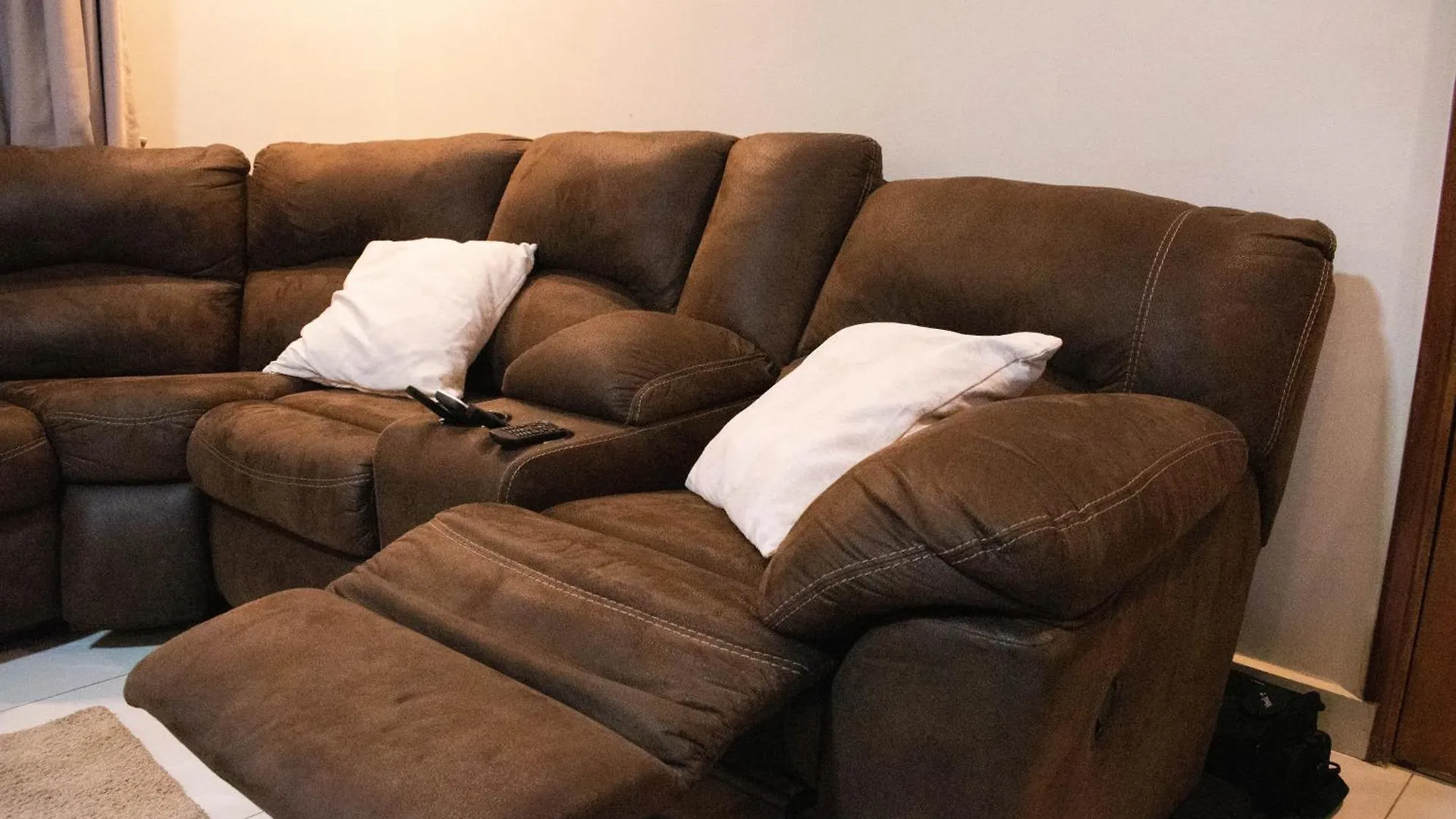 شقة Bella'S Luxurious Condo كامبالا